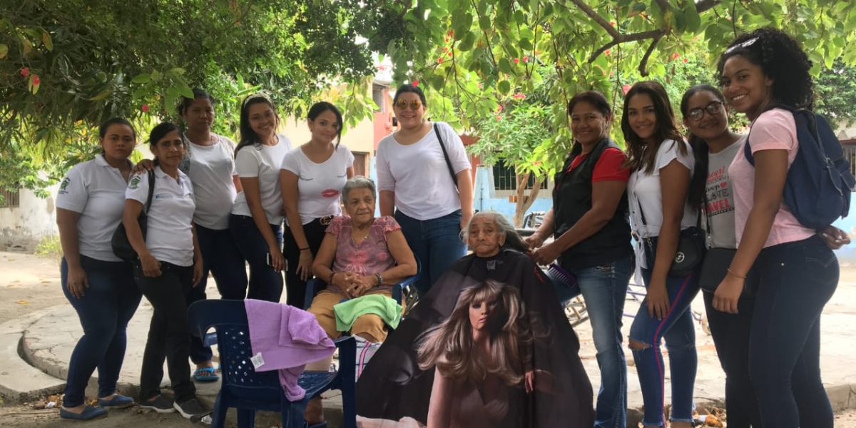 Estudiantes de Comunicación Social de la Sergio visitaron el asilo Sagrado Corazón de Jesús, de Ciénaga