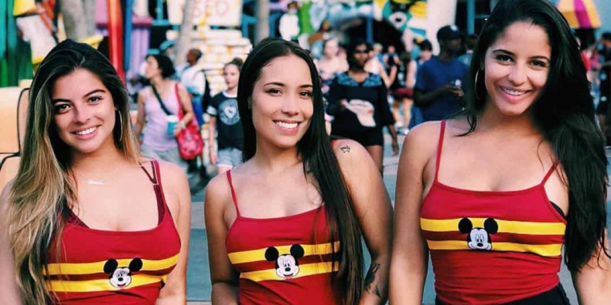 cortesía Luisa Fernanda W junto a Daniela y María Legarda