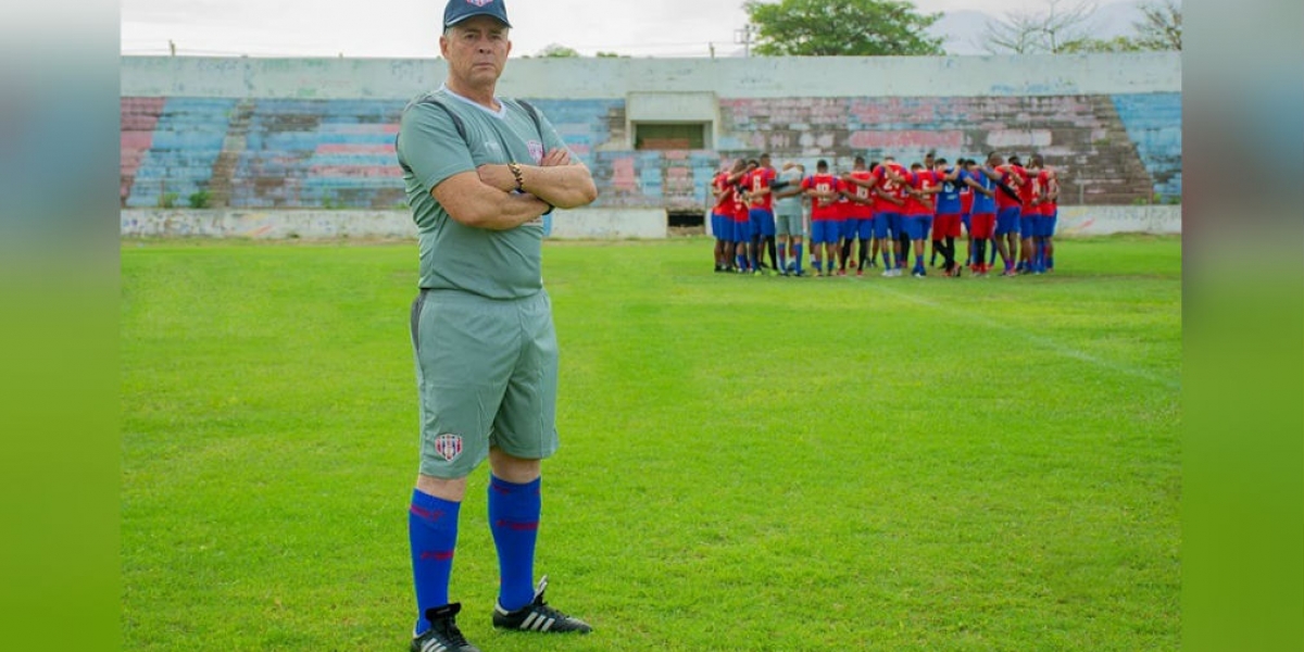 El nuevo estratega ya dirigió su primer entrenamiento. 