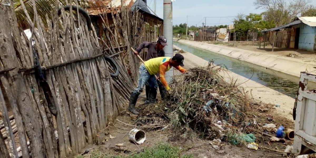 Inician labores de limpieza en canales de Ciénaga