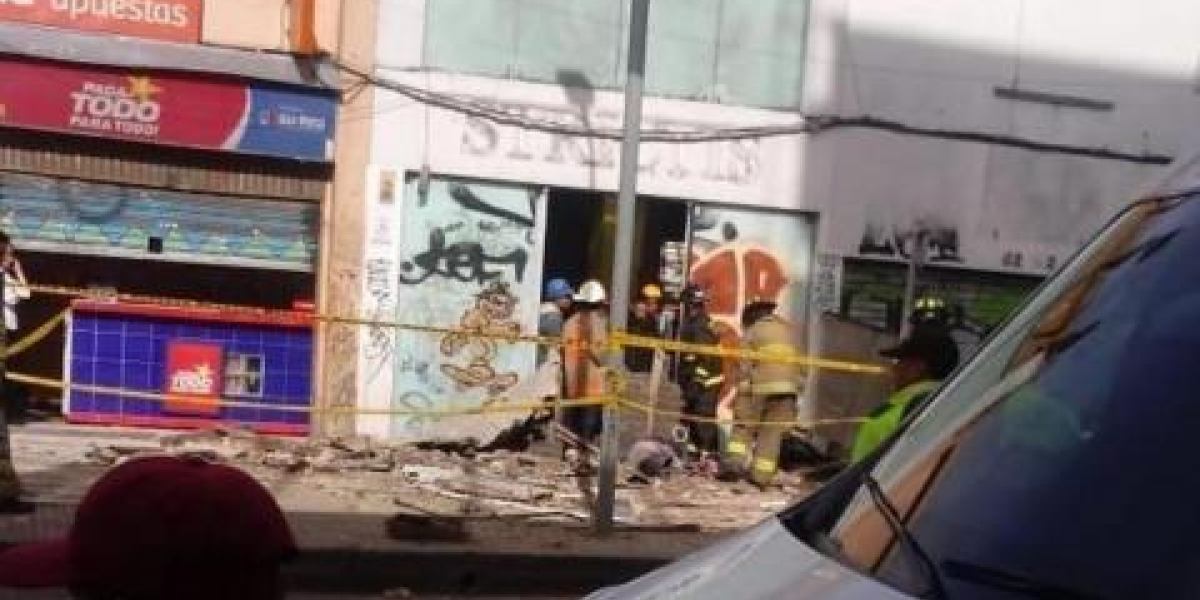 Zona Cero Colapso de fachada de edificio.