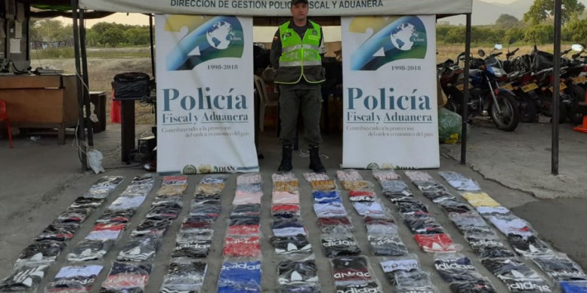Policía Confecciones incautadas.