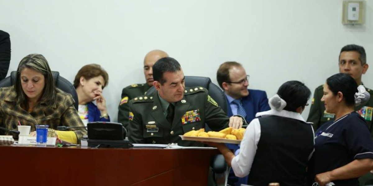 Durante el debate en el Congreso algunos legisladores mandaron a traer empanadas.