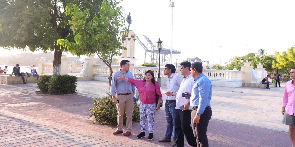 La Directora del IPES visitó varios puntos de la ciudad junto a miembros del Gabinete Distrital.