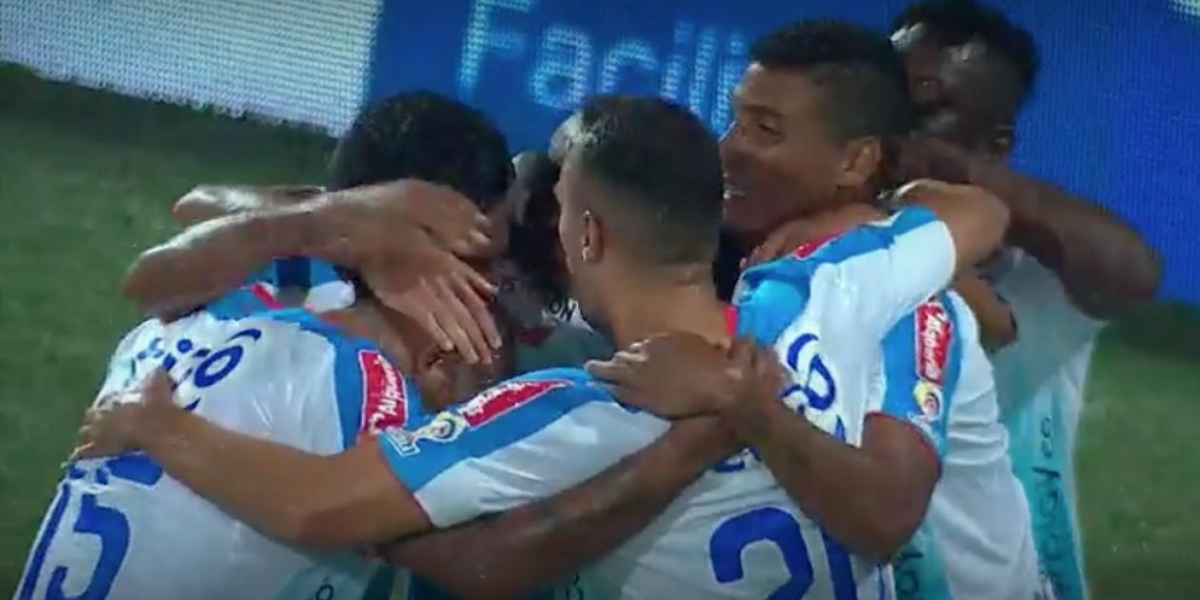 Jugadores del Junior celebrando el gol de Víctor Cantillo.