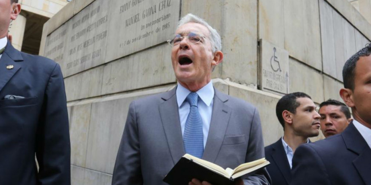 El Tiempo Álvaro Uribe Vélez.