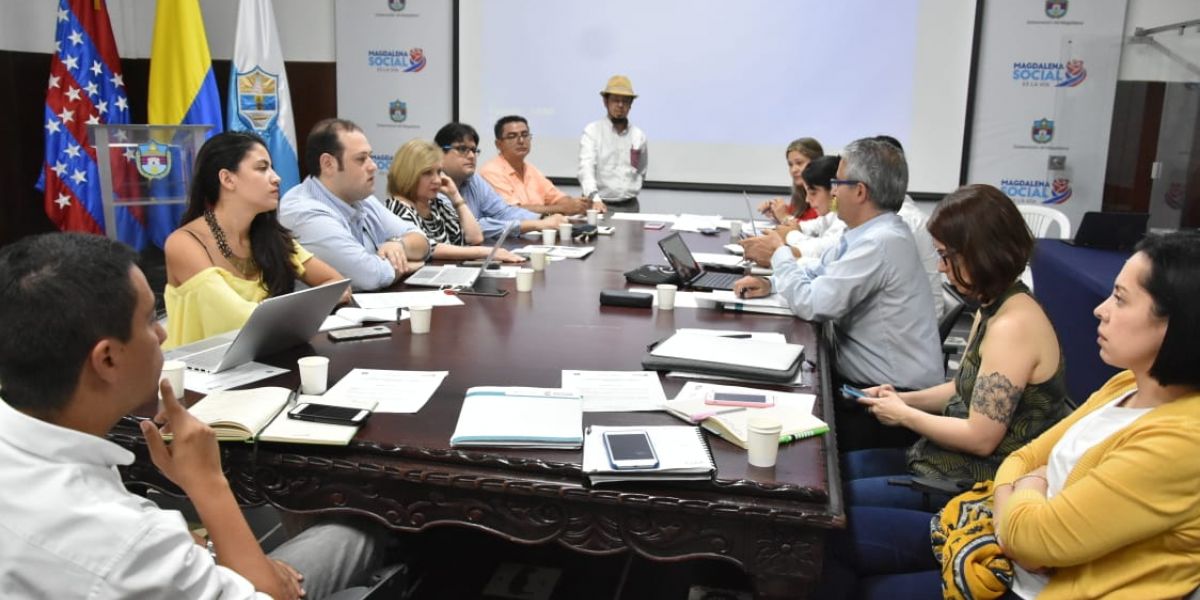 Gobernación del Magdalena La metodología de ejecución de proyectos y las convocatorias públicas dirigidas a entidades e investigadores reconocidos por Colciencias, fueron el foco a socializar.