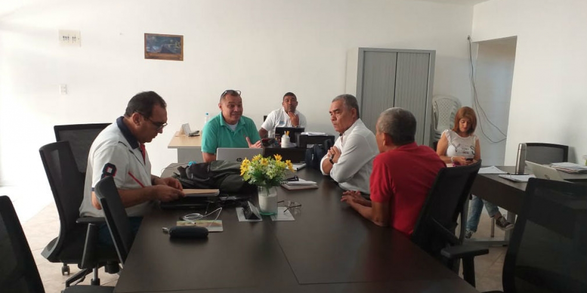 Reunión entre la Alta Consejería para la Sierra Nevada y Zona Rural del Distrito; y la Esap.