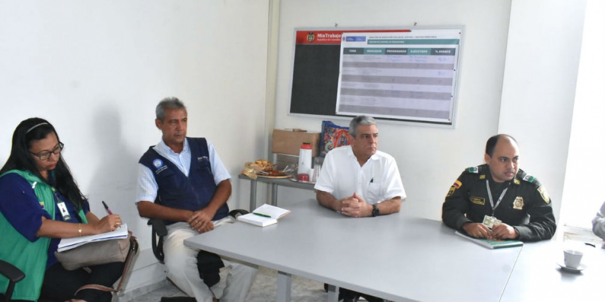 Reunión entre autoridades sobre el trabajo infantil en el departamento.