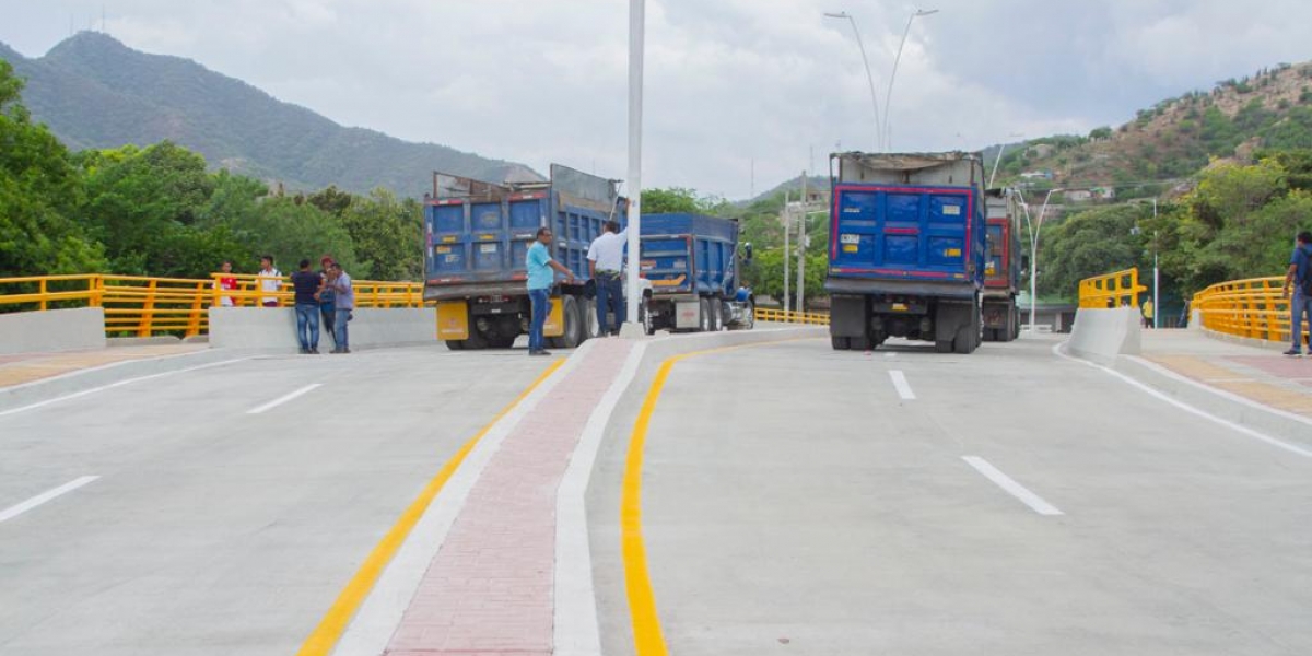 Prueba de carga del puente de Bavaria.