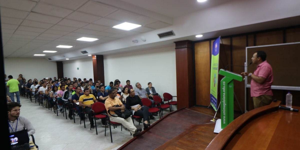 Antonio Copete Villa, investigador del Centro de Astrofísica de la Universidad de Harvard, dictó la conferencia denominada ‘Retos de la ciencia, tecnología e innovación para todos’.