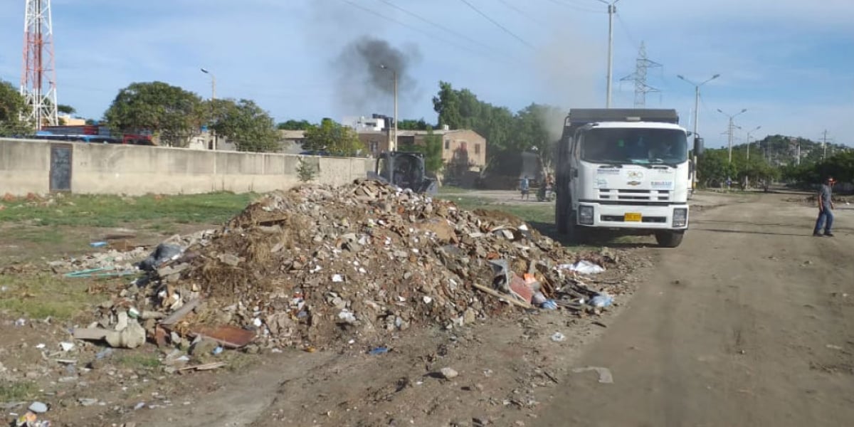 Essmar Parte de los escombros recogidos por la Essmar.
