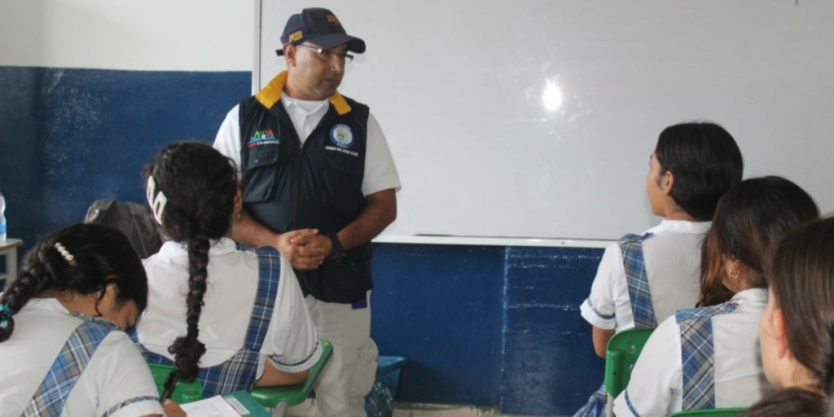 Charlas de preparativos escolares para la gestión del riesgo.