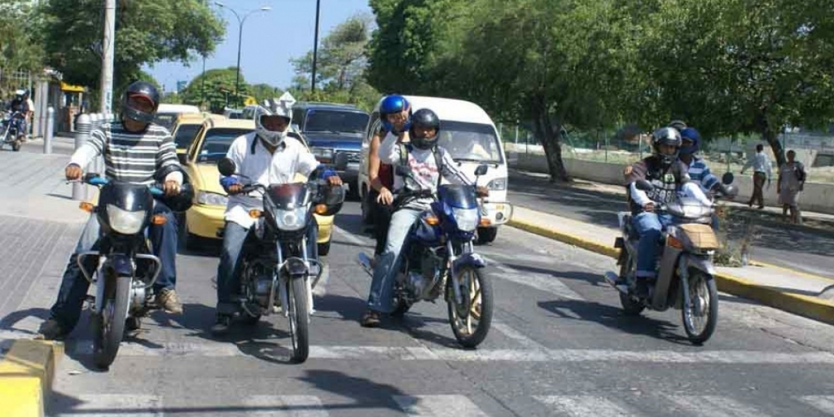 Este miércoles 15 de enero podrán circular las motocicletas con parrillero. 