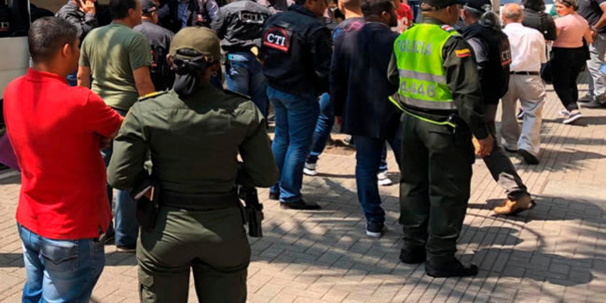 Blu Radio Captura de policías en Medellín