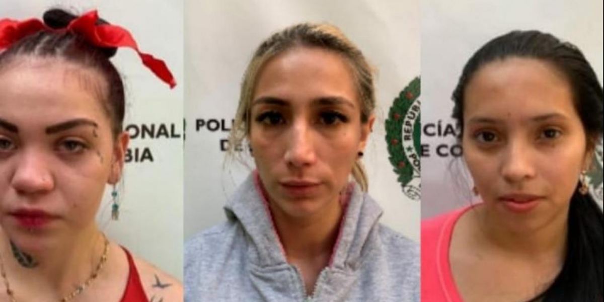 Presuntas delincuentes detenidas en Medellín.