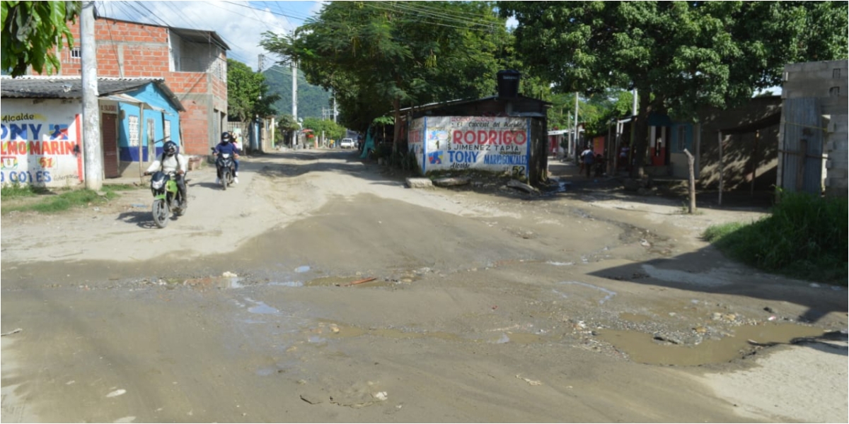 Gobernación del Magdalena Aguas del Magdalena mejorará vía intervenida por obra de alcantarillado en Riofrío.