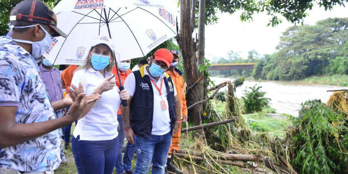 Alcaldía de Santa Marta La alcaldesa Virna Johnson visita la zona afectada.