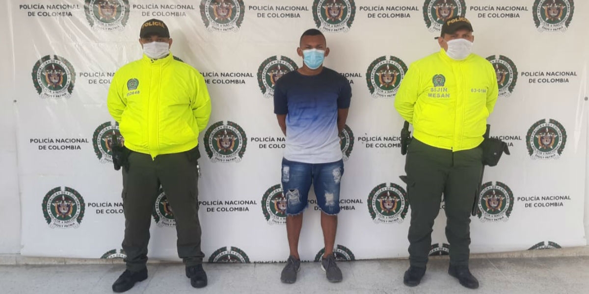 Policía Johan Alberto Urieles López, alias 'Santa'.