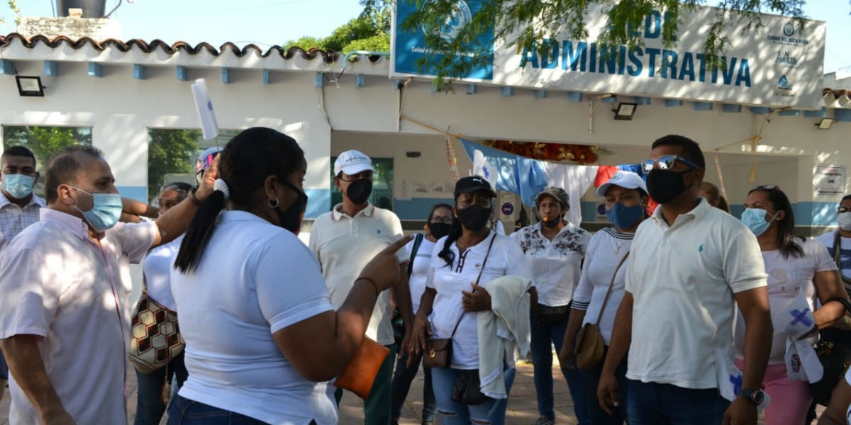 Protesta de los extrabajadores de la ESE.