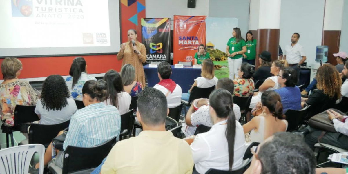 Socialización de Aura Carolina García ante gremios y operadores turísticos de Santa Marta y el Magdalena.