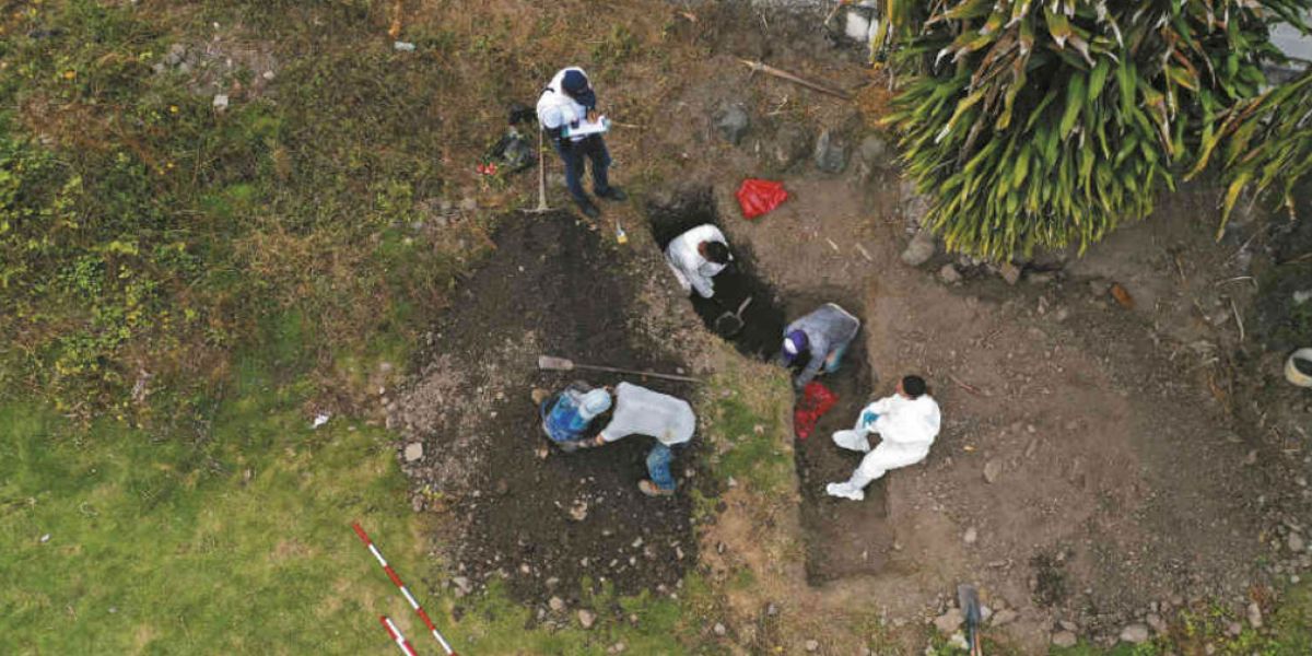 Cristian Leguizamón - Semana Labores de exhumación en el cementerio de Dabeiba.
