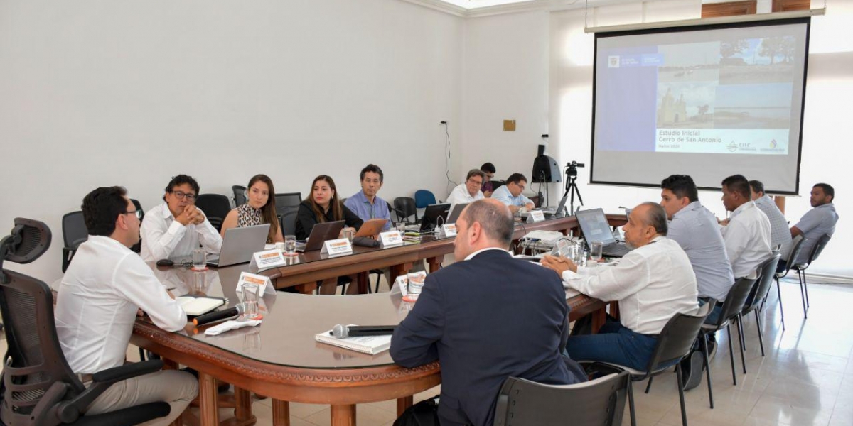 El gobernador Carlos Caicedo señaló que el dragado tendrá componentes como el diseño y construcción de muelles fluviales y obras de protección.