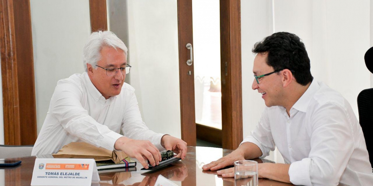 El gobernador Carlos Caicedo se reunió con el gerente del Metro, Tomás Elejalde, y demás funcionarios de la empresa y del gabinete departamental.,