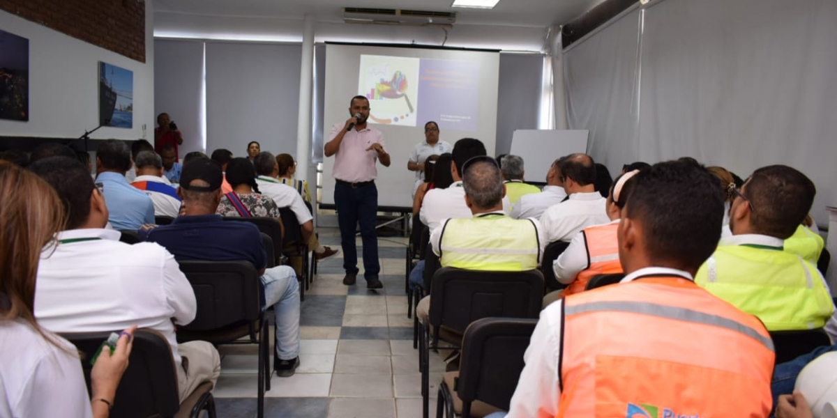 Capacitación a líderes y empleados del Puerto de Santa Marta.