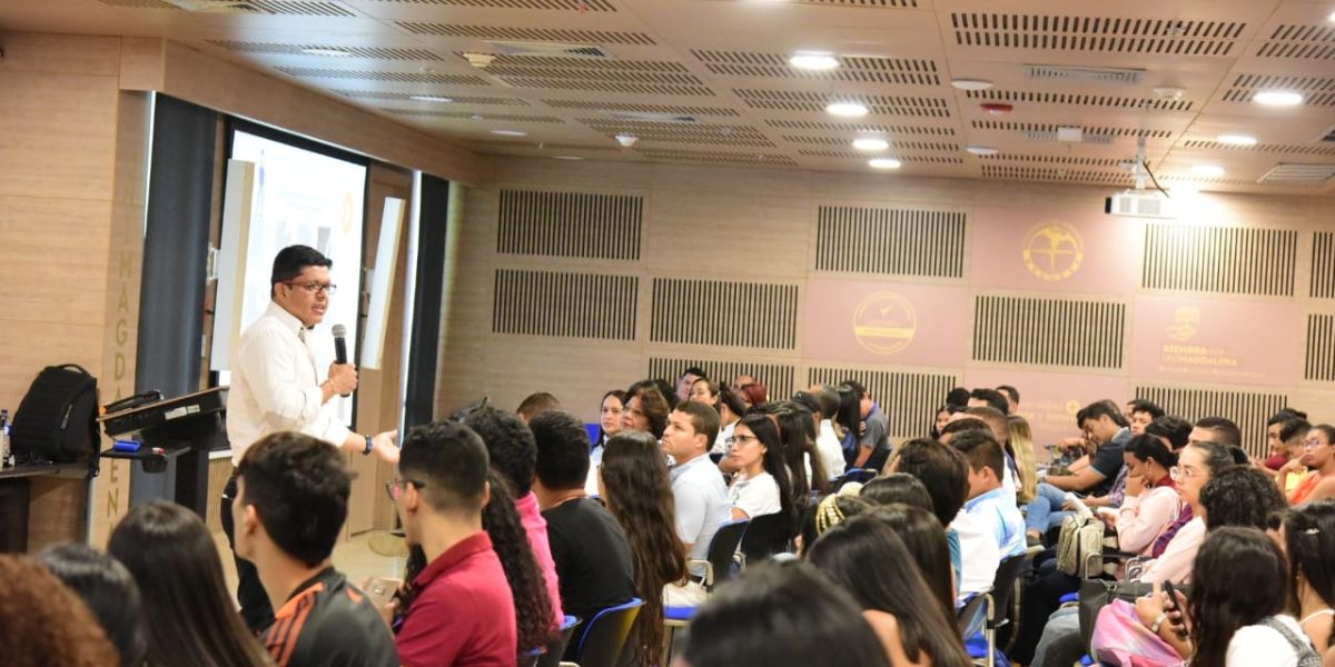 Unimagdalena El encuentro con los estudiantes se constituye en el quinto de la iniciativa señalada luego de haberse realizado el mismo ejercicio con el personal administrativo, docentes de planta, ocasionales y catedráticos.
