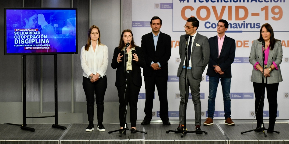 Consejería Presidencial para las Regiones. La Consejera para las Regiones, Karen Abudinen, dijo que la meta de esta iniciativa es llegar a 448.000 hogares en Colombia.