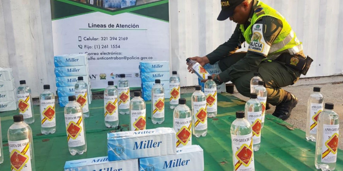 Policía Alcohol incautado.