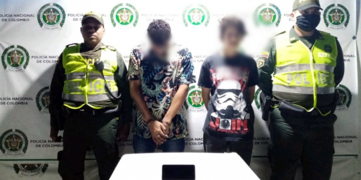 Policía Capturados por robar celular en Santa Marta.