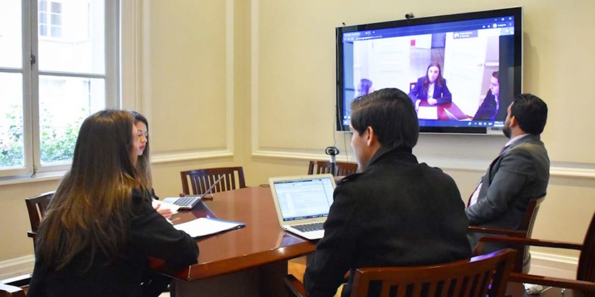 A través de videoconferencias, delegados de entidades gubernamentales explican a detalle los alcances de los decretos expedidos por el Gobierno Nacional.