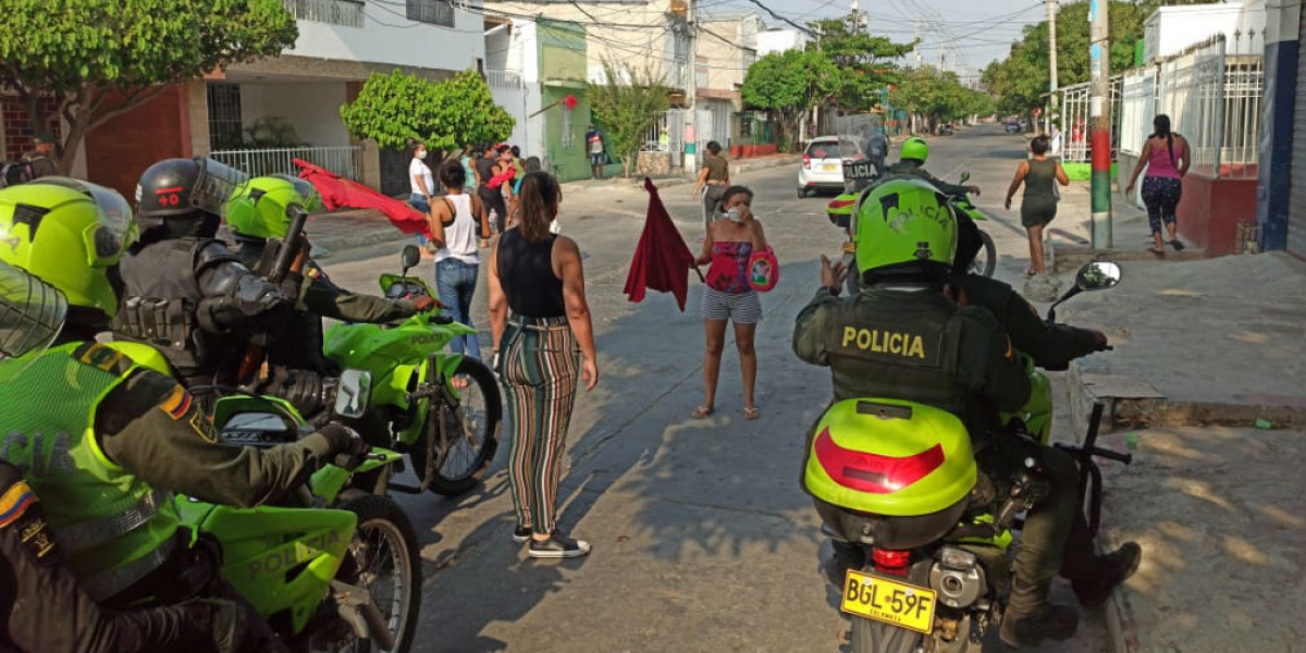 Imagen de referencia - personas en calles de Santa Marta.