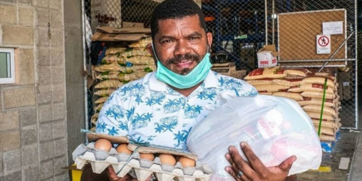 Las familias han sido beneficiadas con ayudas alimentarias.