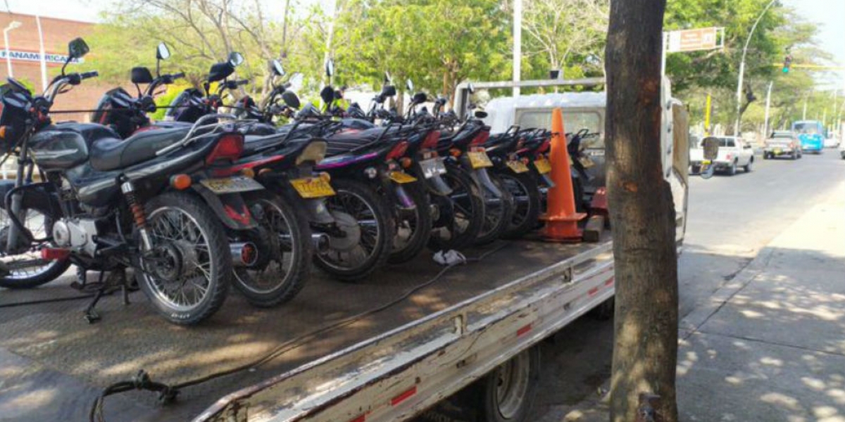 Motocicletas inmovilizadas en Santa Marta.