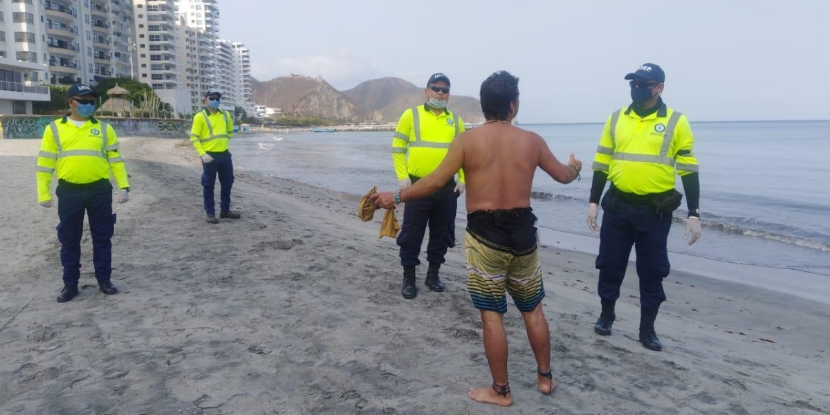 Controles en las playas de Santa Marta.