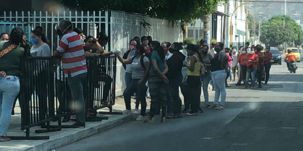 Aglomeraciones en Justo & Bueno.