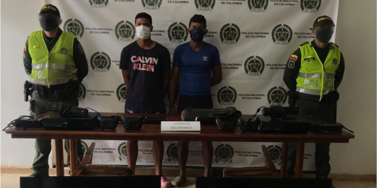 Policía del Magdalena Sergio Antonio Vanegas Narváez y Dairo José Lozano Raad.