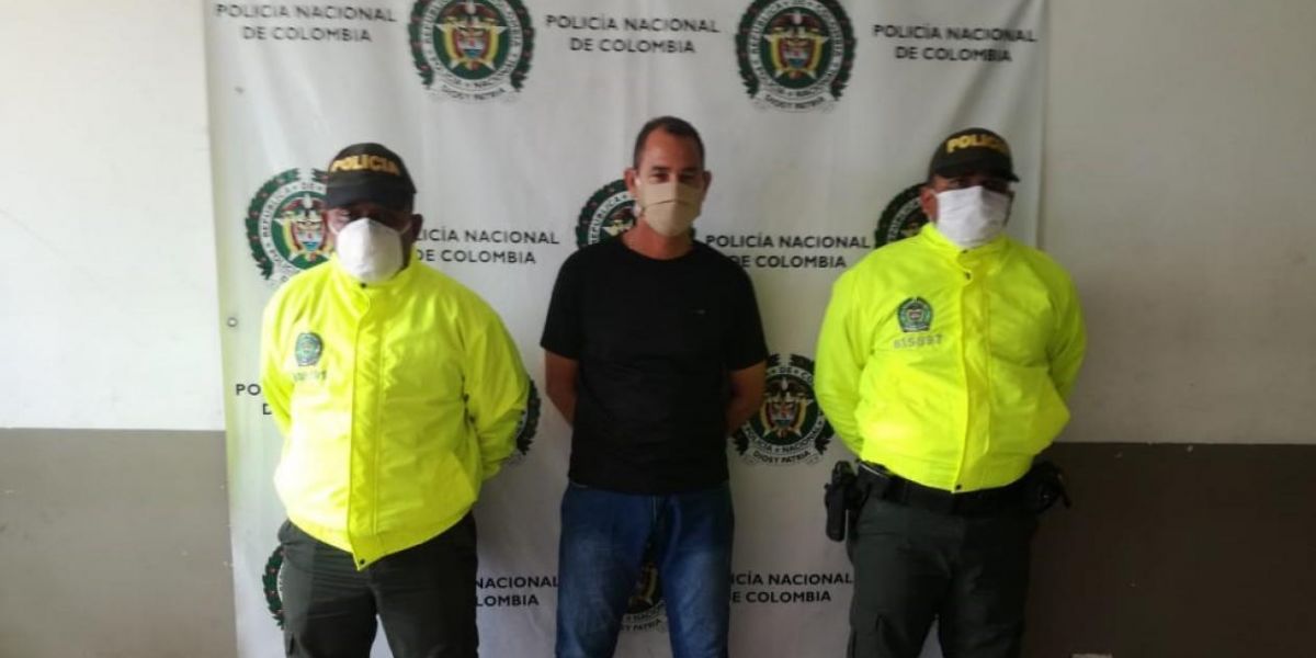 Policía Luis Arturo Yépez Rebolledo.