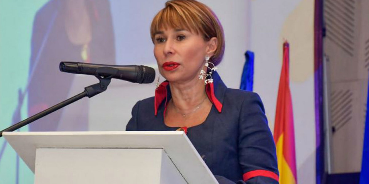 Alicia Arango, Ministra del Interior.