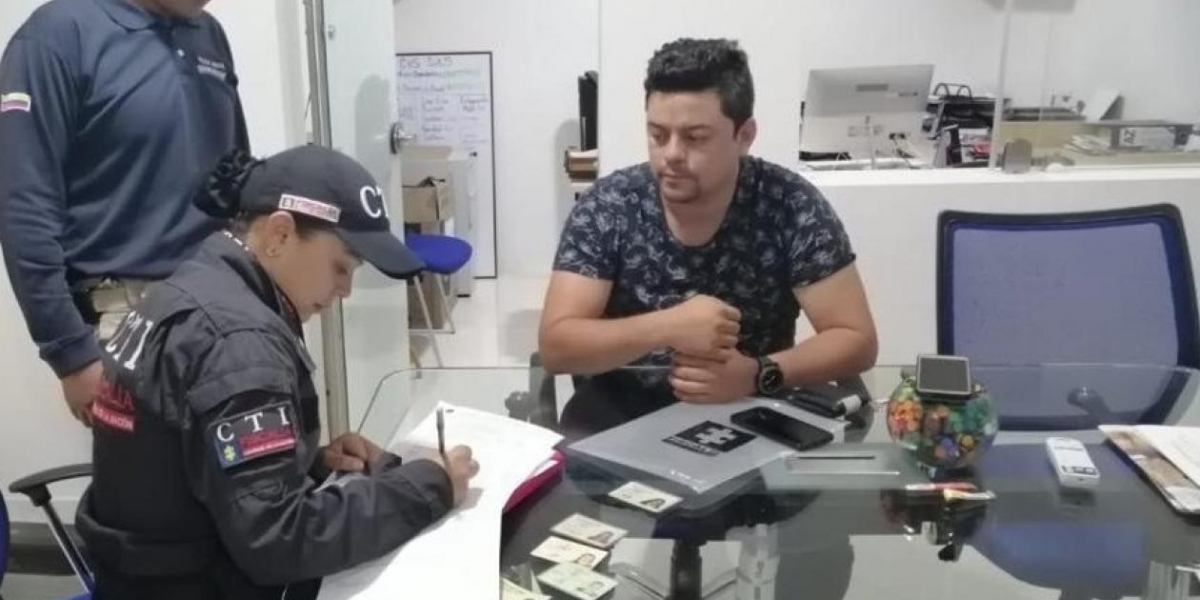 Fiscalía General de la Nación Óscar Mauricio Uribe Pinilla.