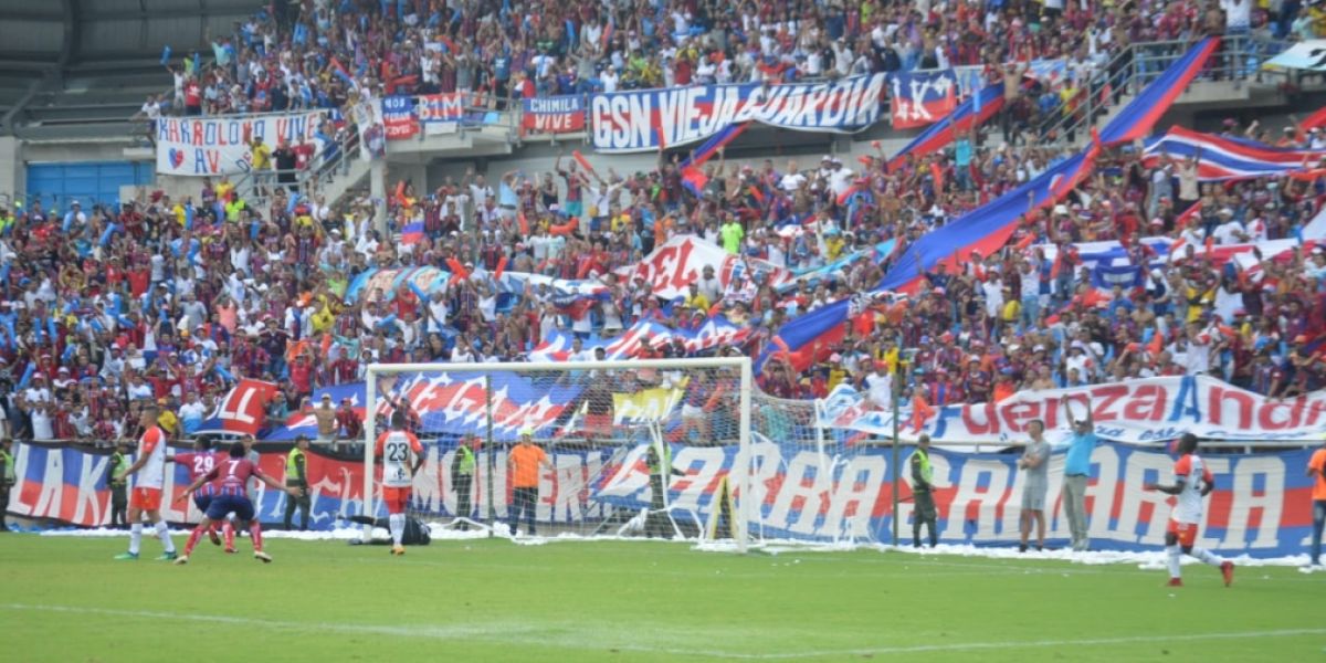 Seguimiento.co El Gobierno Nacional le apunta a una sola sede para el reinicio del balompié nacional.