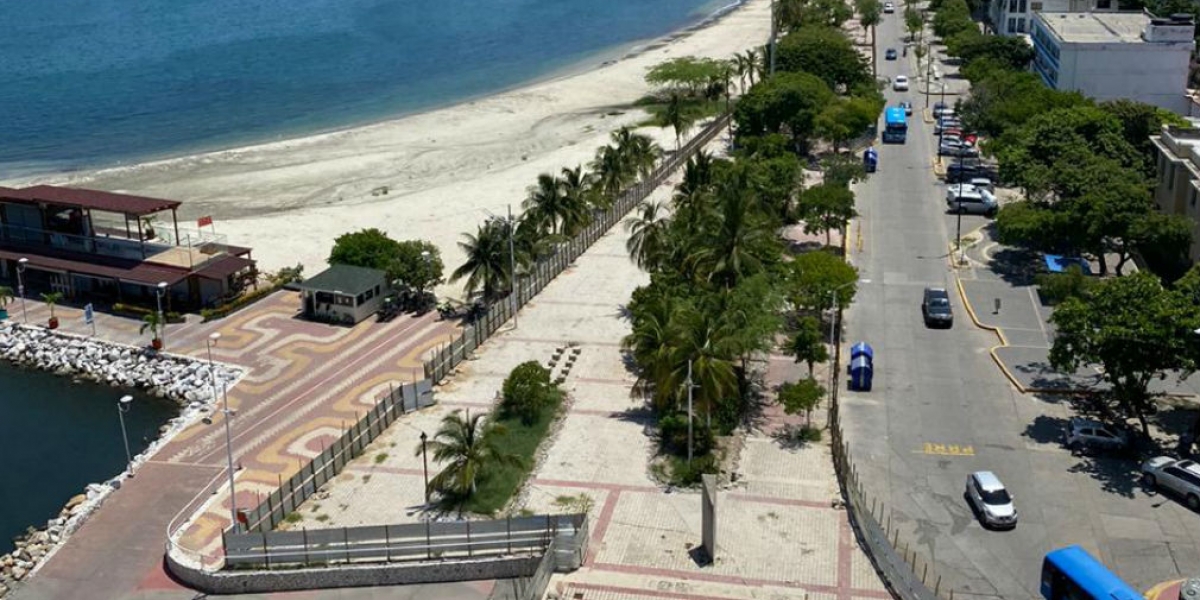 Camellón de la bahía en Santa Marta.