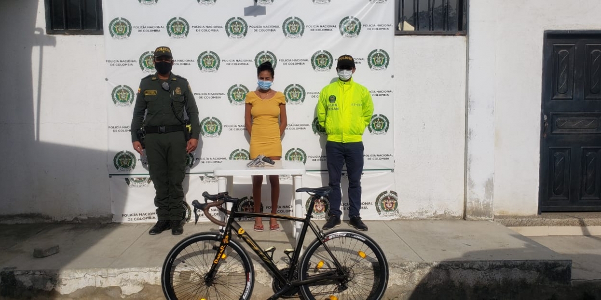 La Policía capturó a la mujer que se encontraba en el lugar donde hallaron la bicicleta.