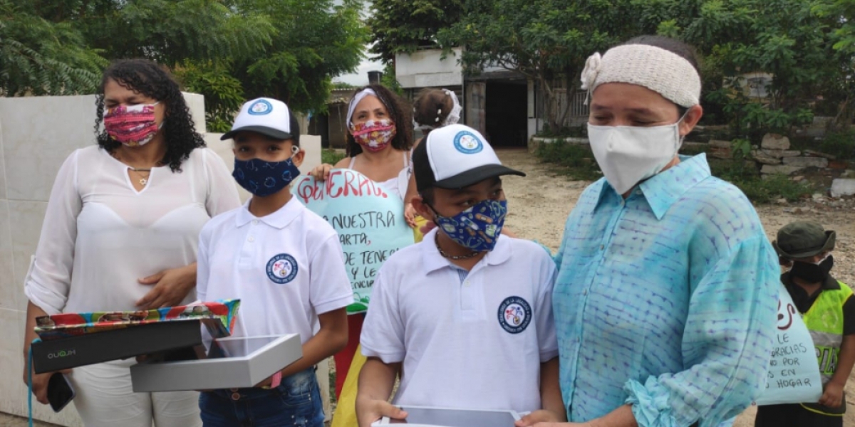 Polfa La Polfa logró conectar a 157 niños y niñas de estratos 1 y 2 del país a sus clases virtuales del colegio.