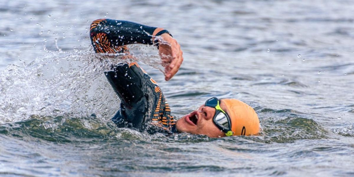 Zona Cero La natación en aguas abiertas cuenta con factores naturales que repercuten directamente en el rendimiento.