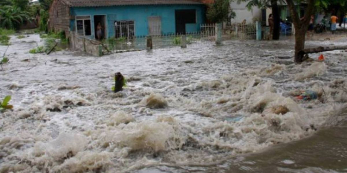 El Fenómeno de la Niña en Colombia genera estragos de inundación.