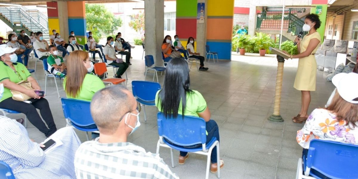 El acto central de este regreso a las aulas tuvo lugar en la IED La Industrial